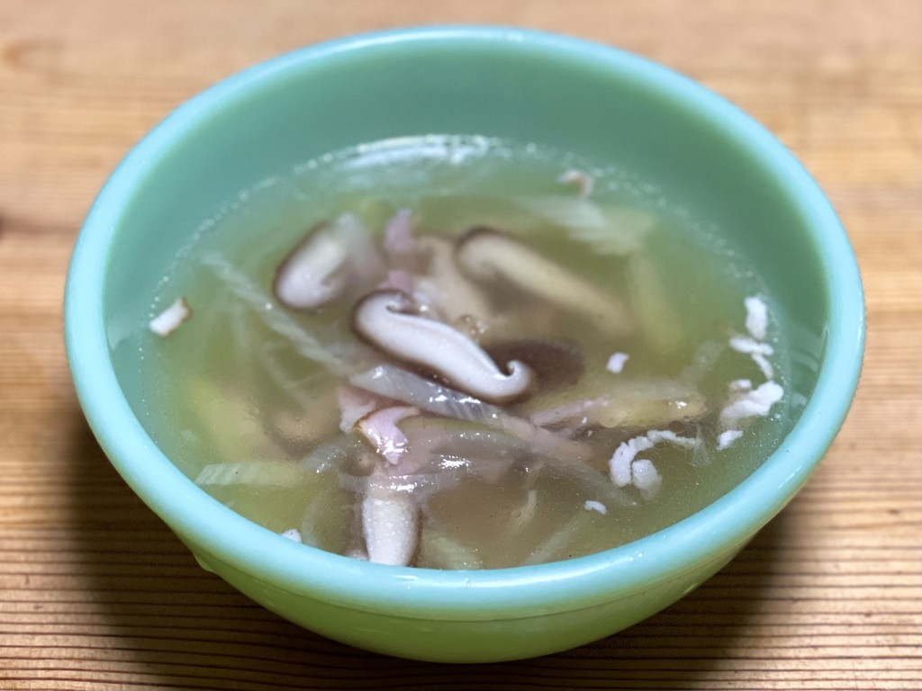 ３９６、レンジdeセロリ椎茸スープ
