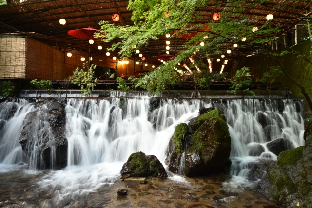 業績好調・給与UP・狙い目業界　 ＼ホテル・リゾート地で働く／