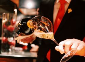 月8日以上休み+年収400万円～！経験者を好条件で採用！！